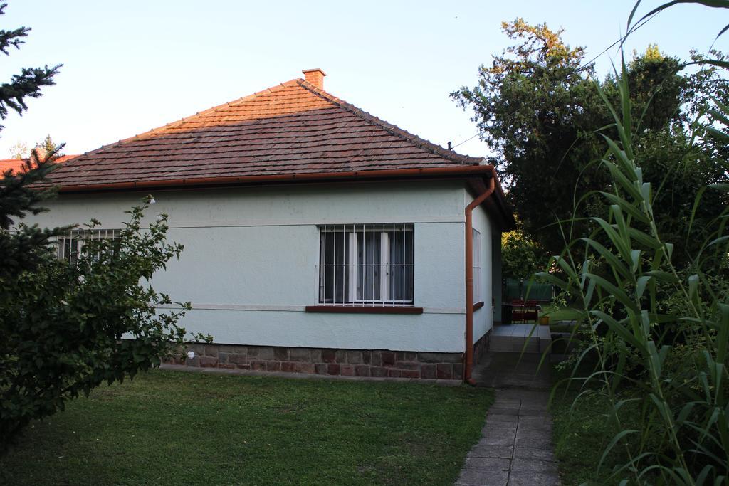 Villa Evelin Nyaralohaz Siófok Exterior foto